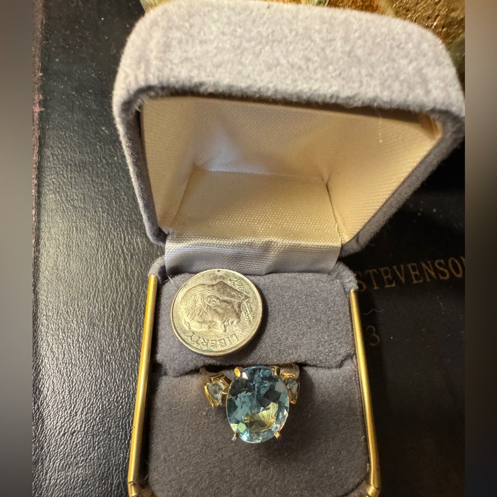 14k Yellow Gold Natural Blue Topaz Ring Size 6 1/2 - Picture 7 of 7